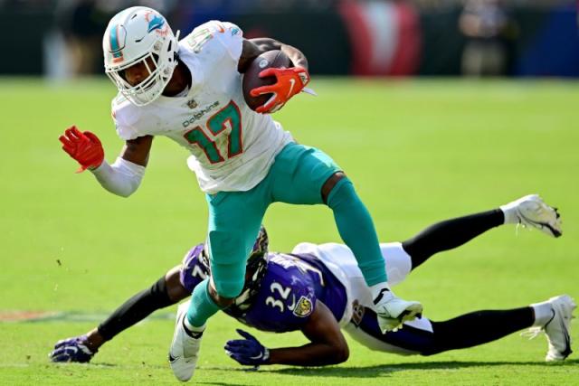 MIAMI DOLPHINS AGREE TO $84.7M EXTENSION WITH WIDE RECEIVER JAYLEN WADDLE